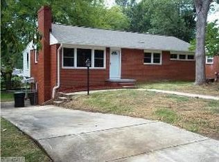 3215 London Rd, Greensboro, NC 27405