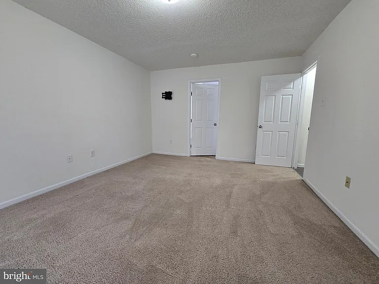 23 Lordship Ln — Photo 22