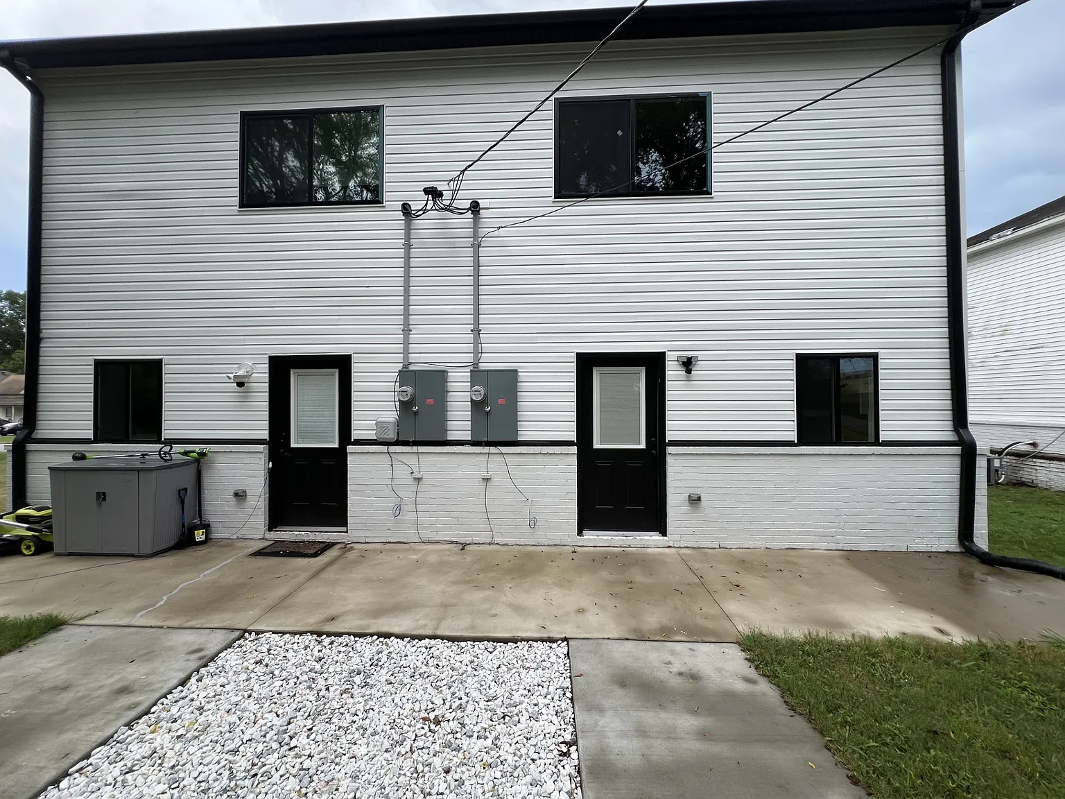 3 bed, 2.5 bath, 2200 sqft, $1,400 — Photo 3