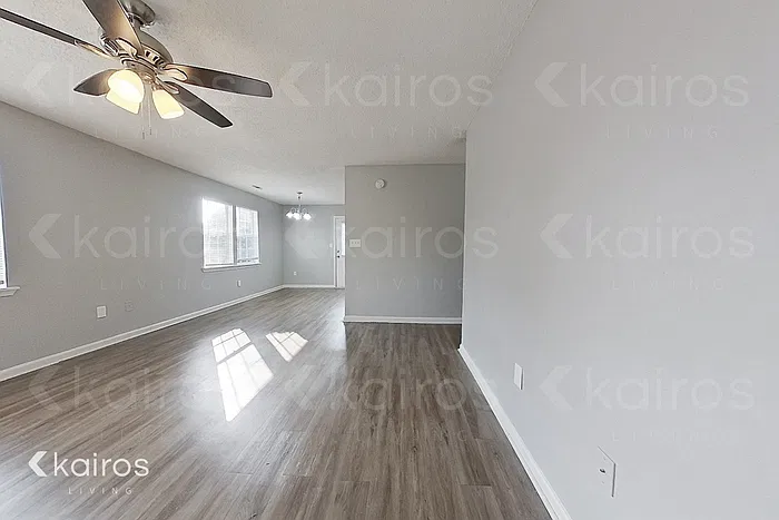3 bed, 2.0 bath, 1307 sqft, $1,495 — Photo 2