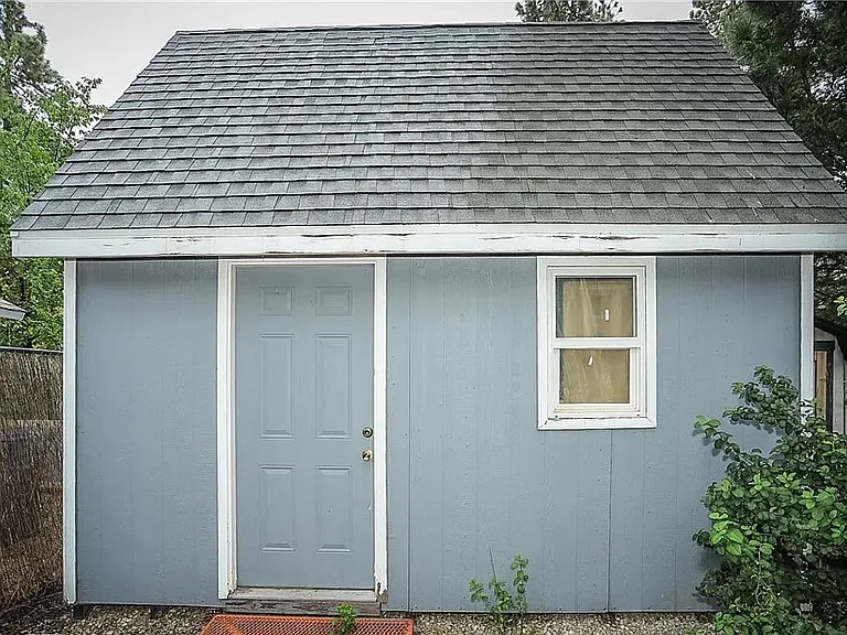 1013 W Sherwood Blvd — Photo 18