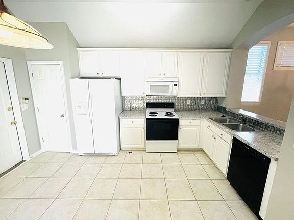 4th image of 8907 Stoneridge Pl