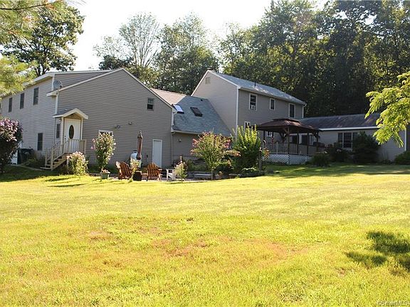 2nd image of 5 Cortland Pl