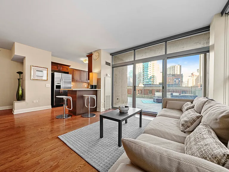 625 N Dearborn St #960 — Photo 21