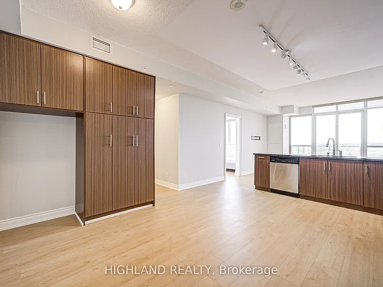 89 S Town Centre Blvd #805 — Photo 5