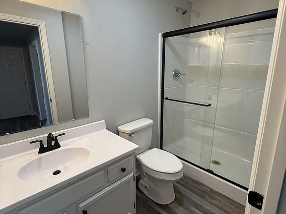 2nd image of 1417 Hillwood Dr #2