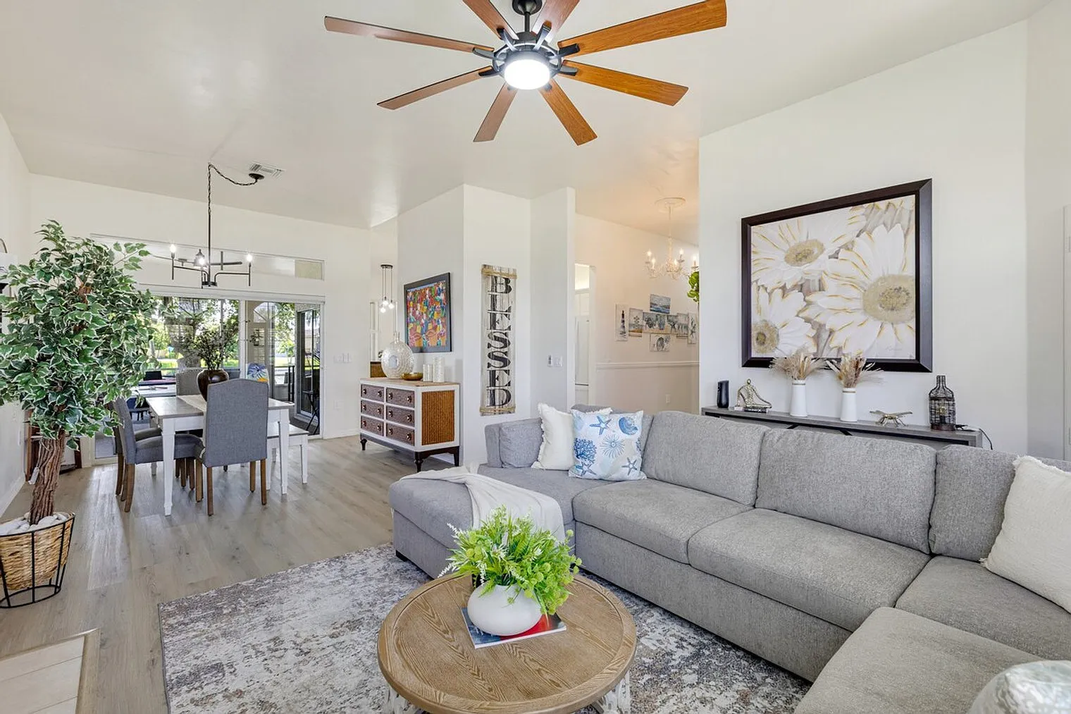 3 bed, 2.0 bath, $5,077 — Photo 4