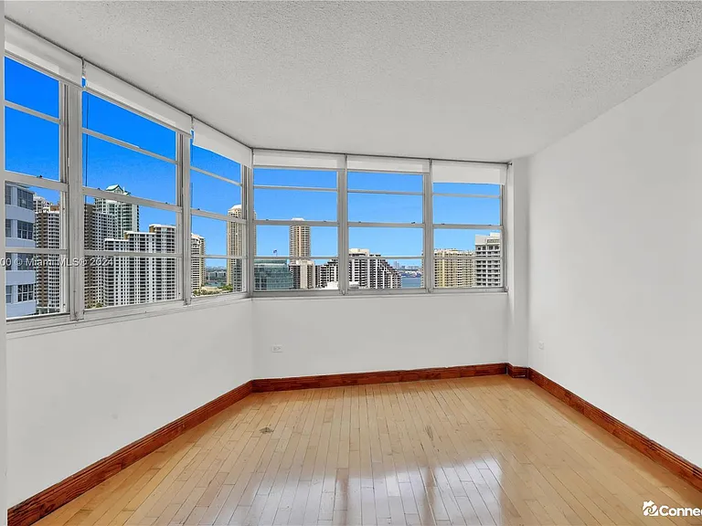 905 Brickell Bay Dr #1831 — Photo 6