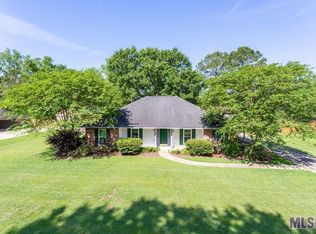 840 Vancouver Dr, Port Allen, LA 70767