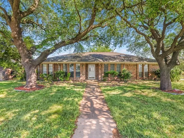 2301 Claridge Cir, Plano, TX 75075