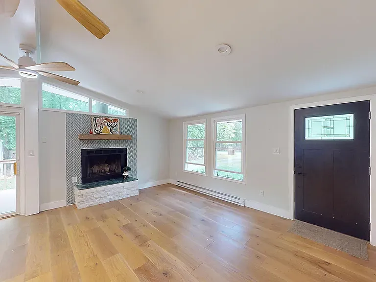 107 Hickory Rd — Photo 5
