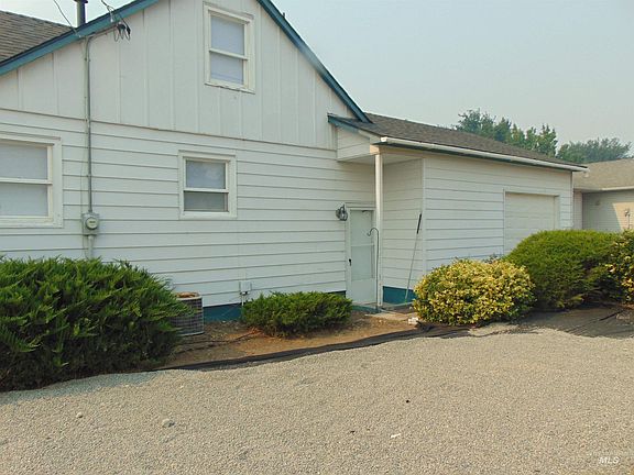 2nd image of 1864 W Idaho Ave