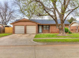 347 W Cedar Dr, Mustang, OK 73064