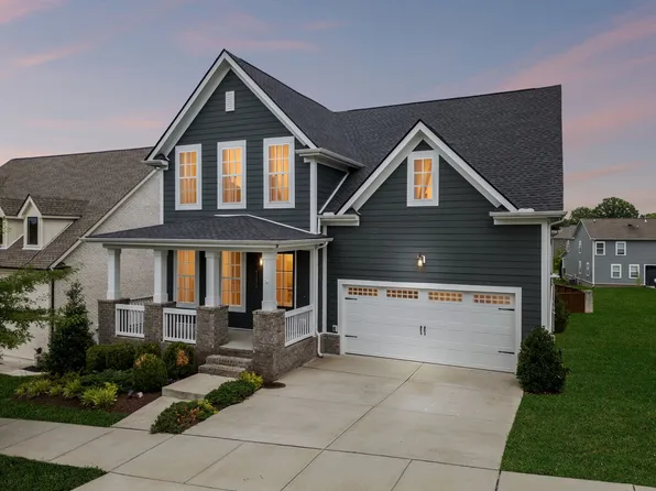 3298 Vinemont Dr, Thompsons Station, TN 37179