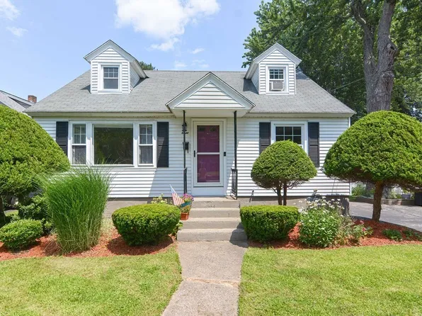 8 Eunice Ave, Worcester, MA 01606