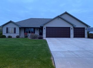 3790 Misty Meadow Ln, De Pere, WI 54115