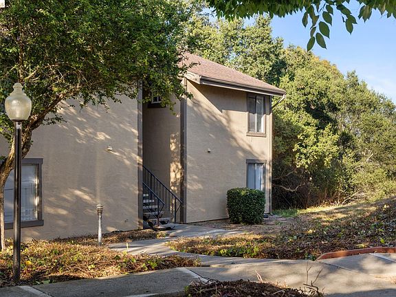 2nd image of 5310 Ridgeview Cir Unit 2