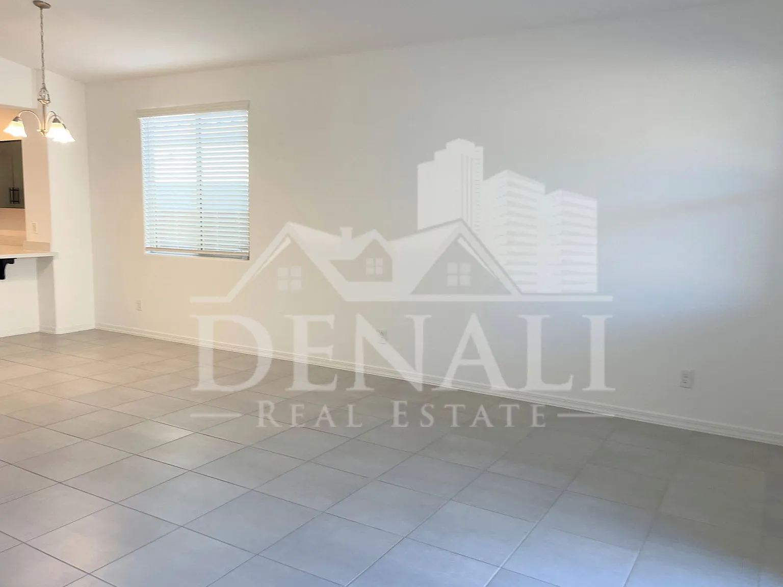 4 bed, 2.0 bath, 1758 sqft, $2,095 — Photo 3