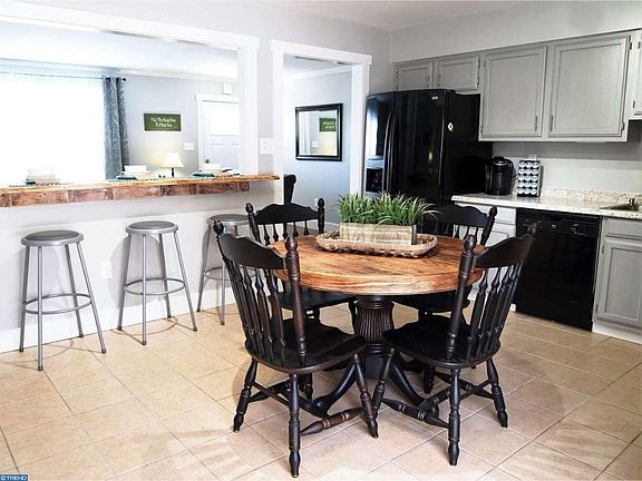 3rd image of 305 Jacqueline Dr