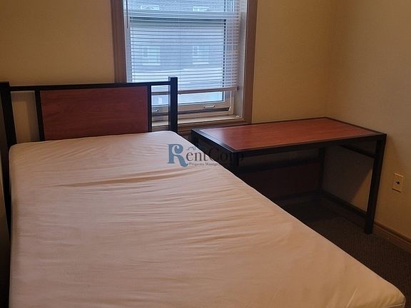 5th image of 306 Lester St Unit 4