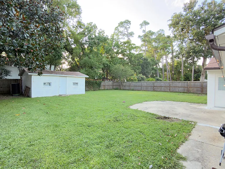 501 Mills Ave — Photo 30