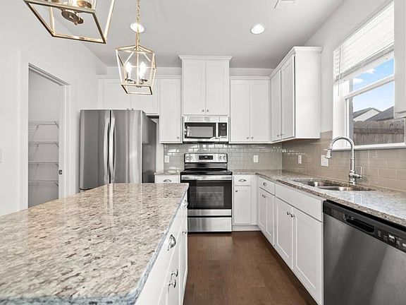 4th image of 246 Auburn Valley Way
