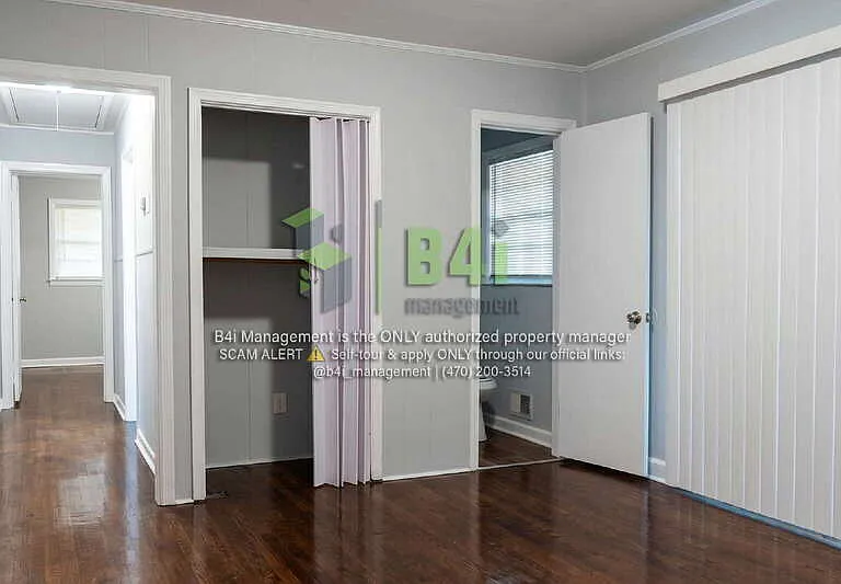 6106 Venetian Way SW — Photo 4