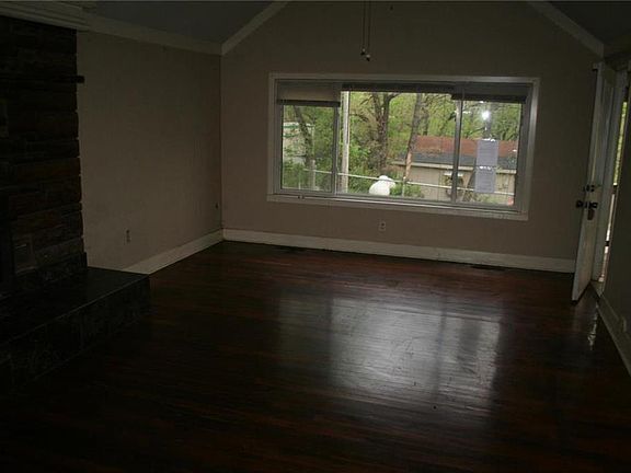 3rd image of 2140 S Hillside Dr