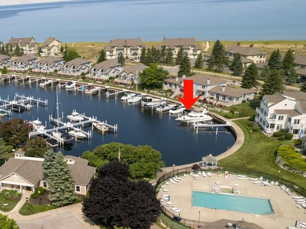 45 Marina Dr, Manistee, MI 49660