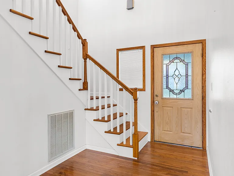115 Springbrook Point — Photo 5