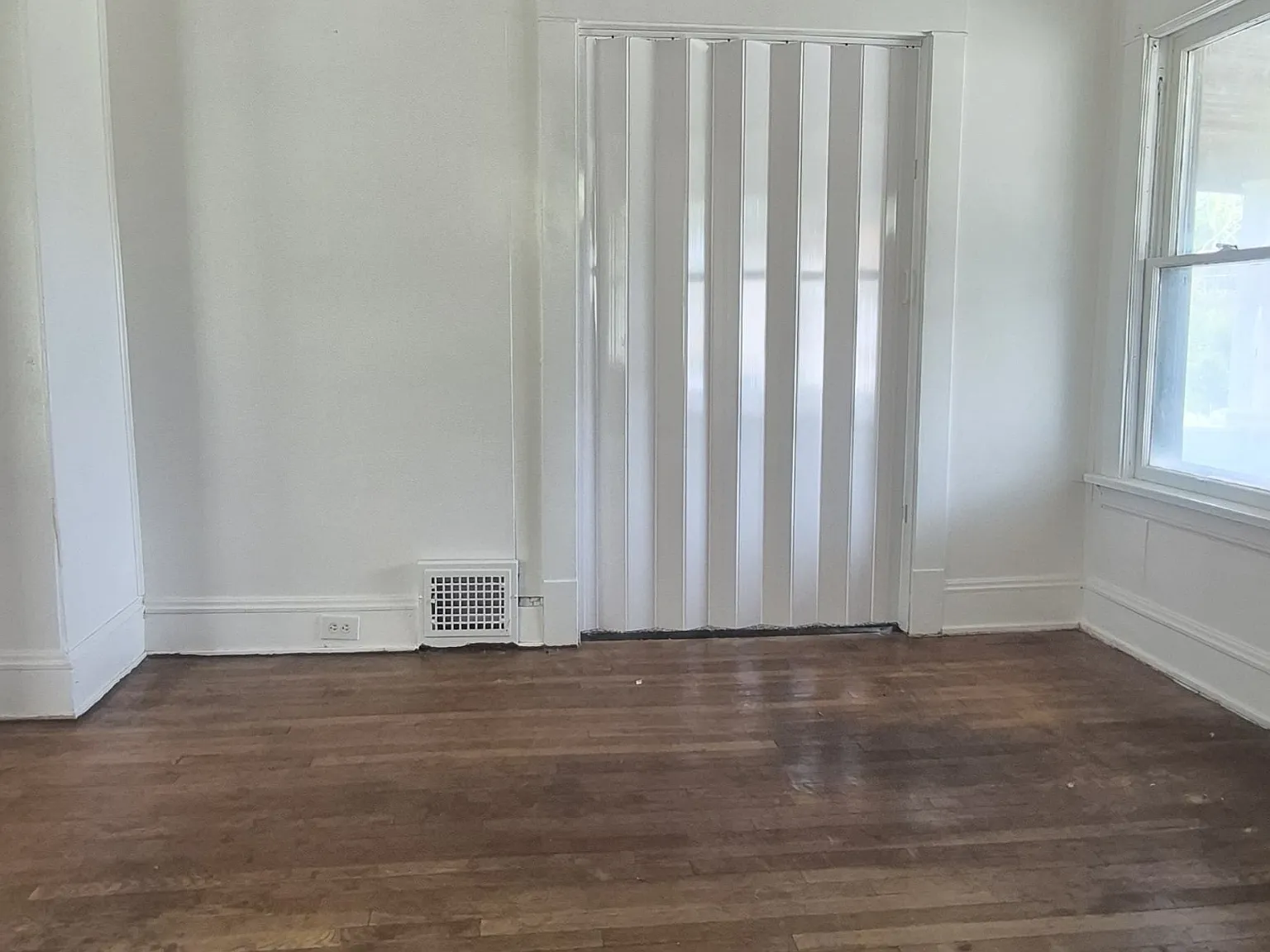 2 bed, $1,075 — Photo 1