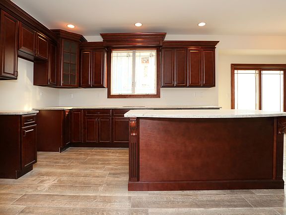 3rd image of 4 Carella Ct