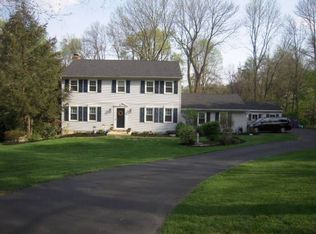 112 Saint Johns Dr, Glen Mills, PA 19342