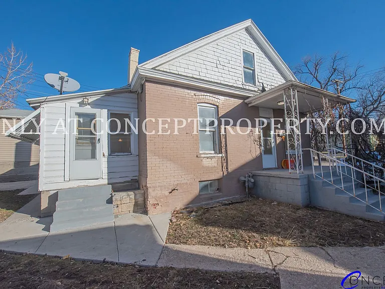 227 E St — Photo 89