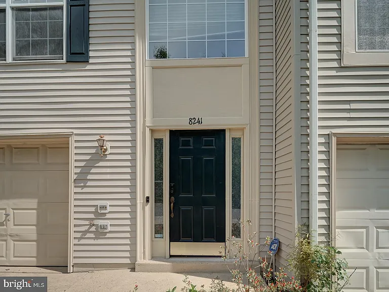8241 Humphrey Ln — Photo 4
