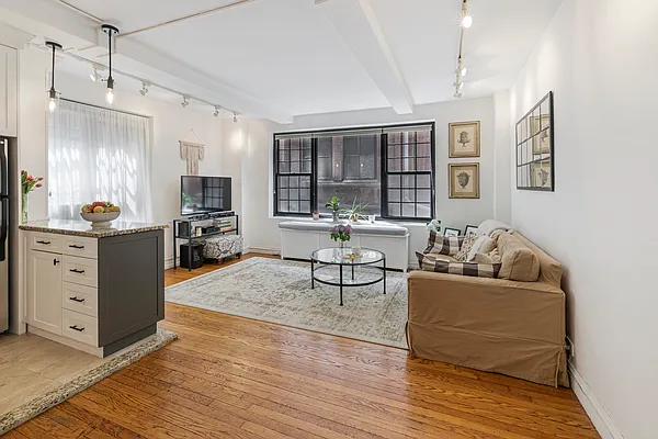 Sold by Compass | media 1