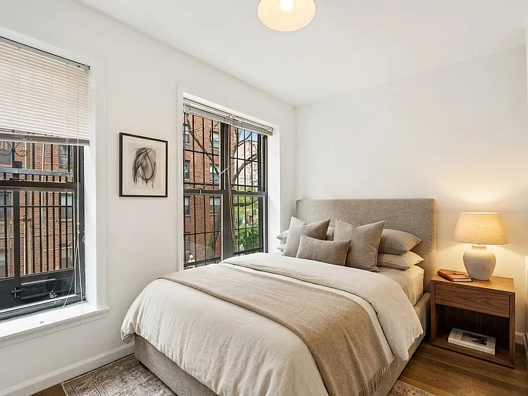196 Elizabeth St #3 — Photo 5