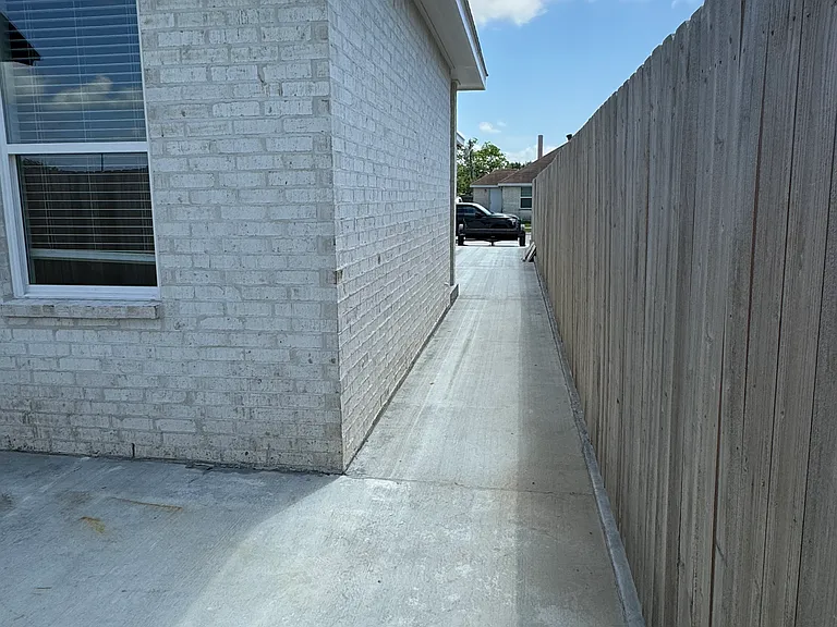 4000 Juno Dr — Photo 9