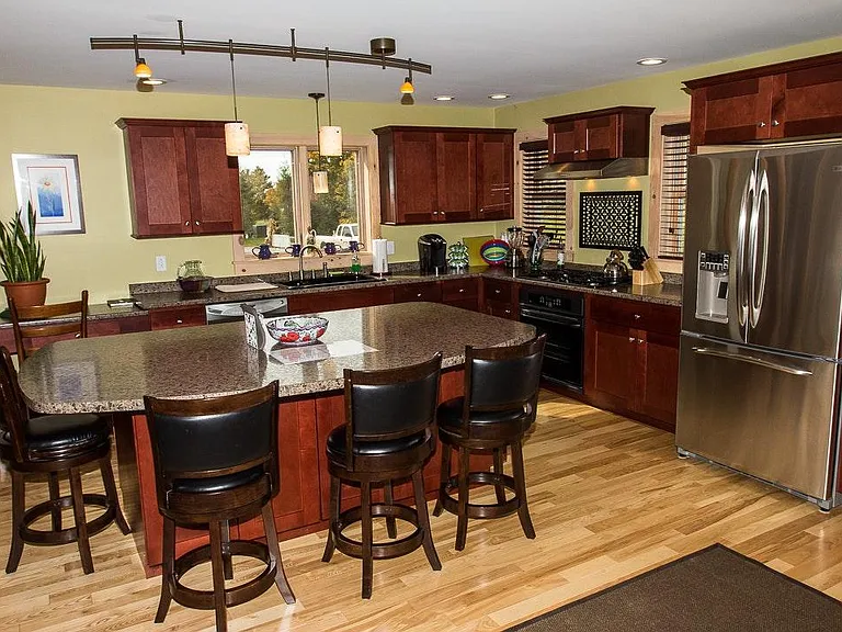 Kitchen with large island