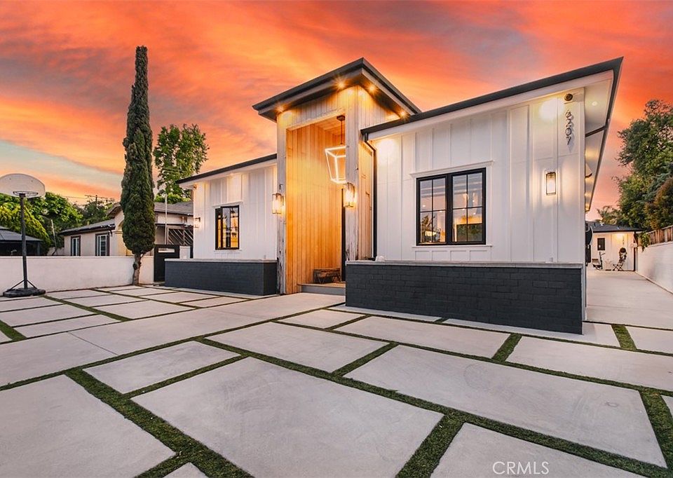 1st image of 6207 Babcock Ave