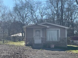 652 1/2 Hickory Ln, Rossville, GA 30741
