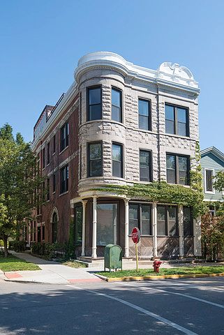 1st image of 1907 N Kenmore Ave #3