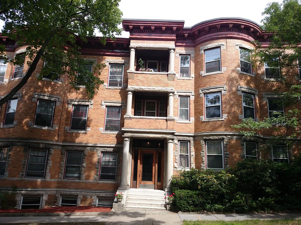 2nd image of 127 Fuller St #3