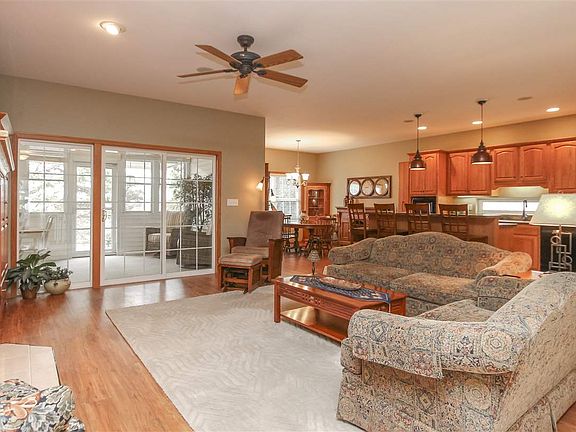 3rd image of 4519 Briarwood Dr