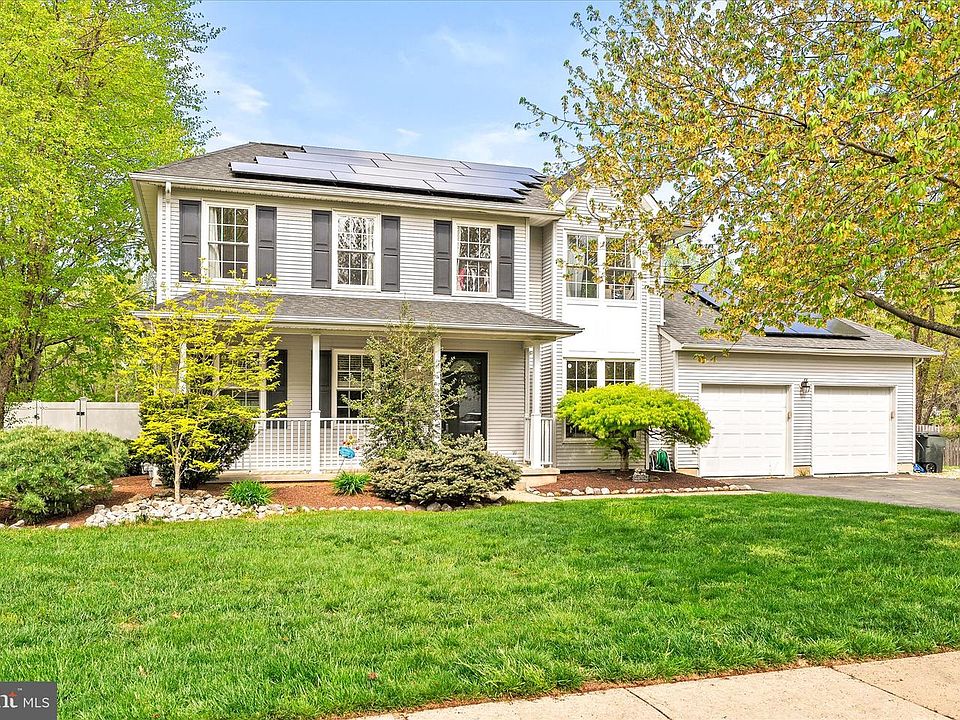 1st image of 15 Trellis Way