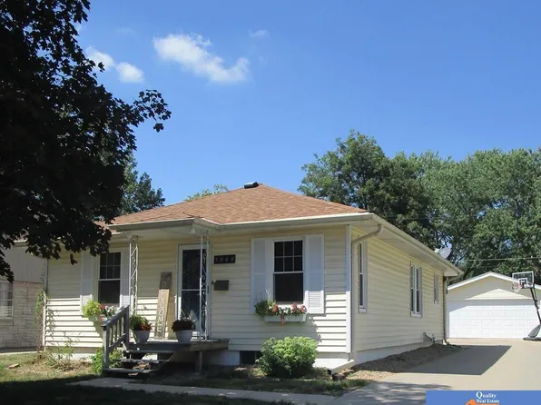 1808 Lincoln St, Beatrice, NE 68310