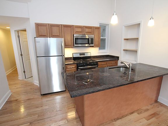 4th image of 821 N 26th St APT 1