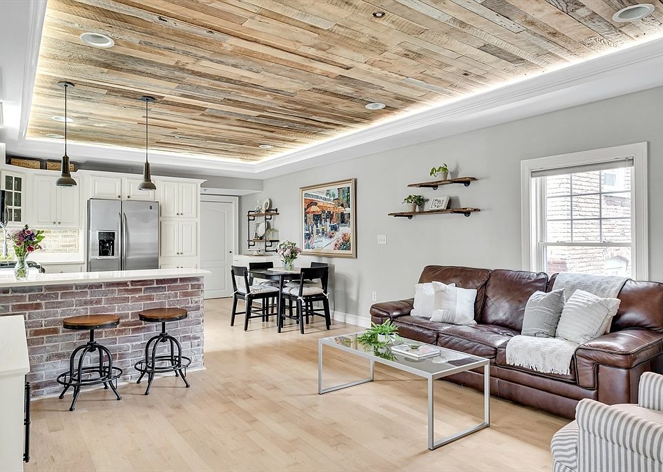 1st image of 27 Parker St #2