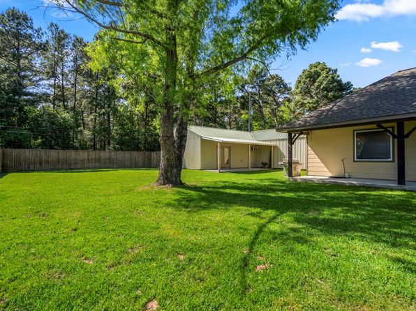 30619 McKinney Dr, Tomball, TX 77375