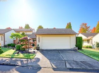 10390 SW Greenleaf Ter, Tigard, OR 97224